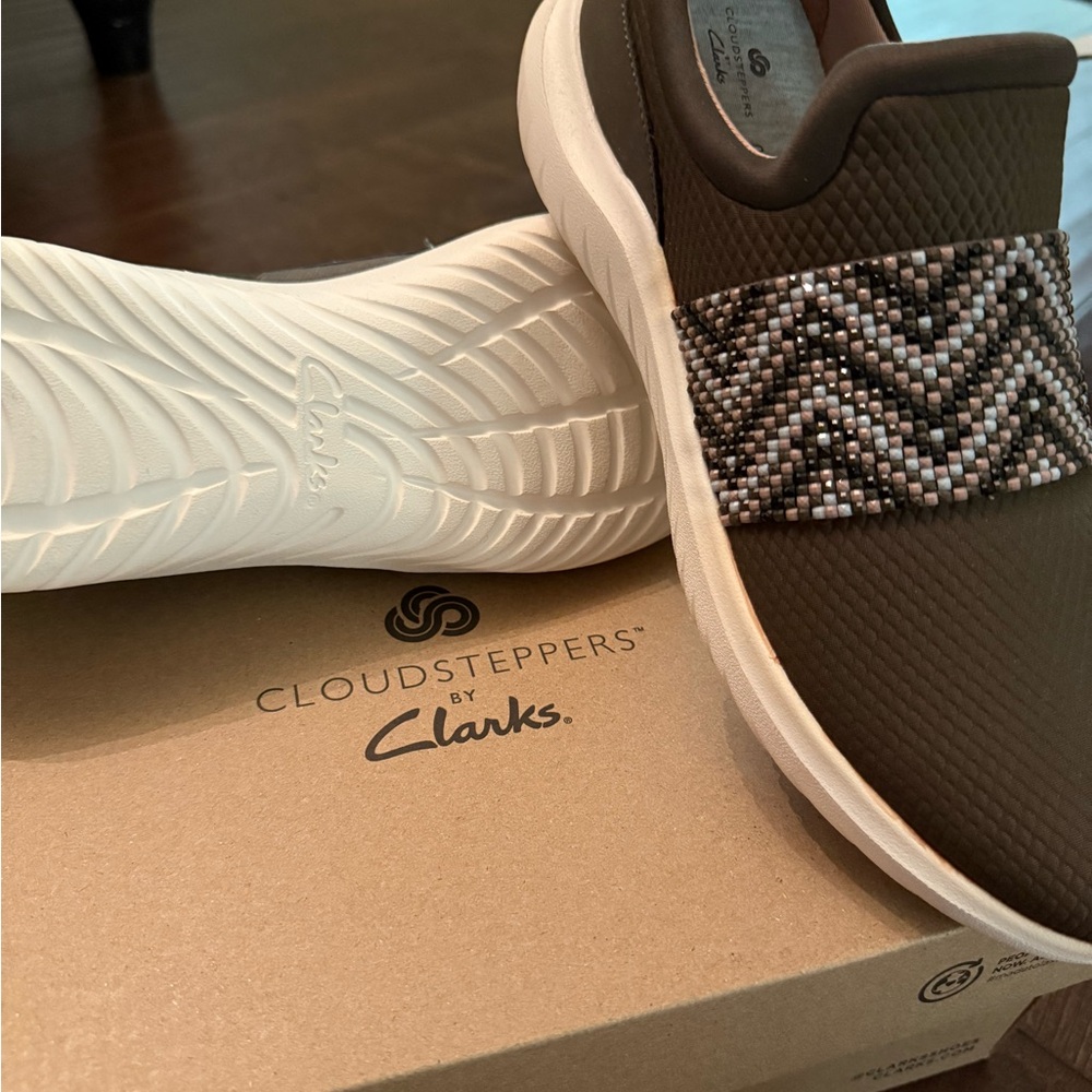 Clarks Cloudsteppers Men's Brown and White Slip-On Loafers